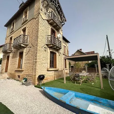 Holiday home Maison De Duplex Artienzo Sarlat-la-Caneda
